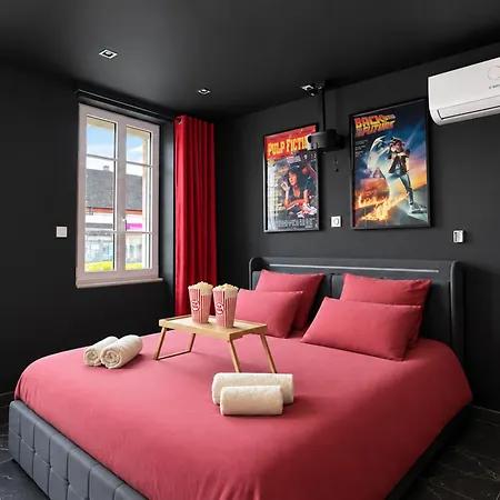 Cinema Privee King Size Apartment